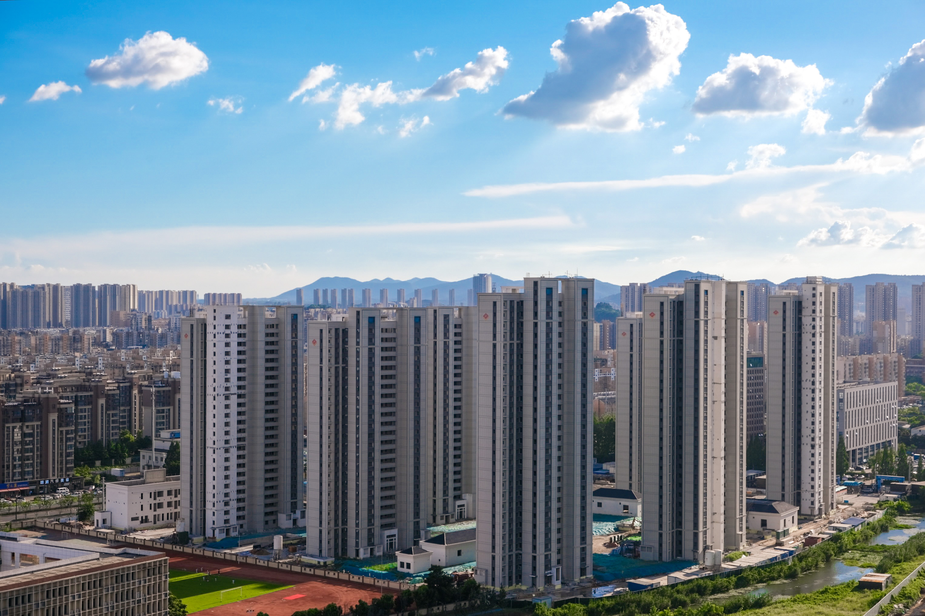 台风过境，，，这一大波民生项目be like（图说包管房）